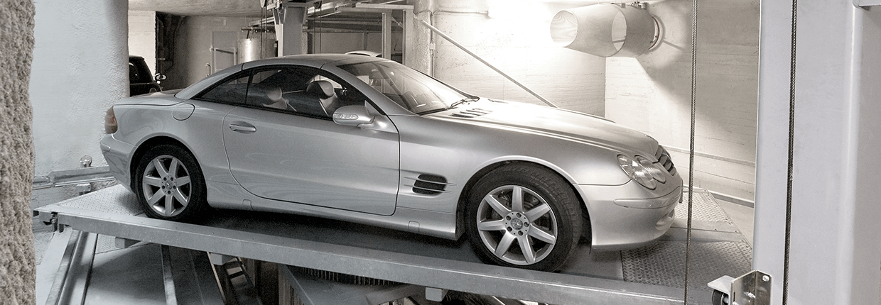 Mercedes in der Übergabekabine MasterVario R3L